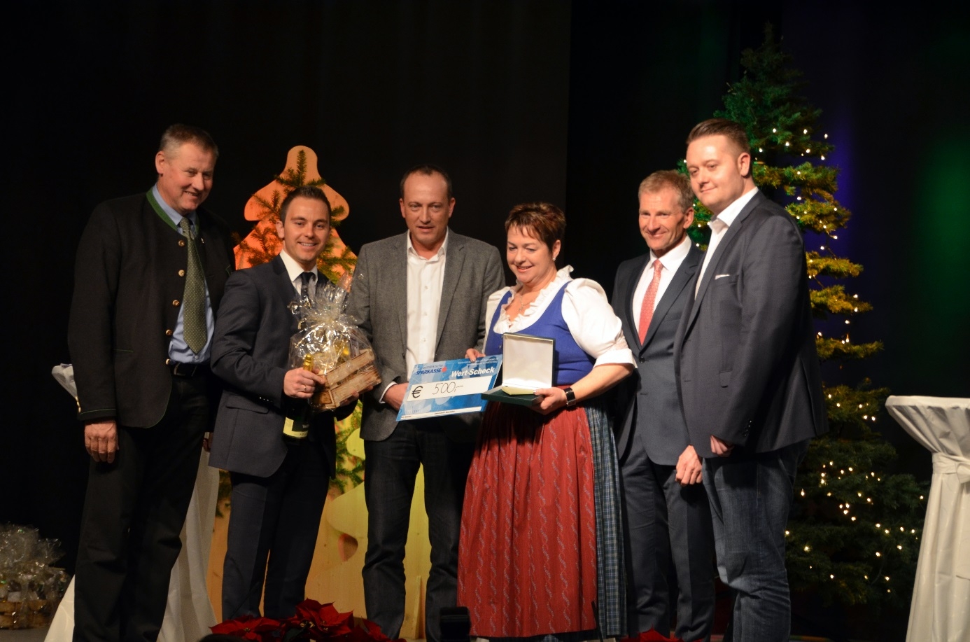 Foto: vlnr: LAbg. Karl Lackner, GF Mario Brandmüller, BR Bgm. Armin Forstner, Renate Schink, Direktor Heinz Walcher (Sparkasse Liezen), BR Mario Lindner